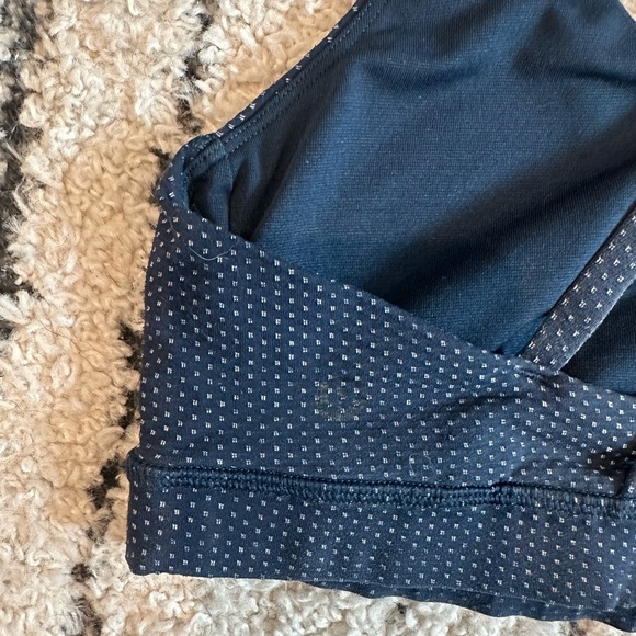 Lululemon energy bra- size 8 - Picture 3 of 3